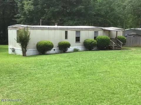 166 Tazan Ave, Florence, MS 39073 photo 2