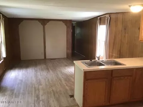 166 Tazan Ave, Florence, MS 39073 photo 10