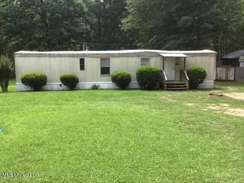 166 Tazan Ave, Florence, MS 39073