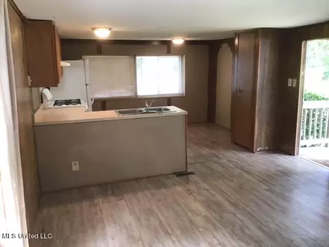 166 Tazan Ave, Florence, MS 39073 photo 8