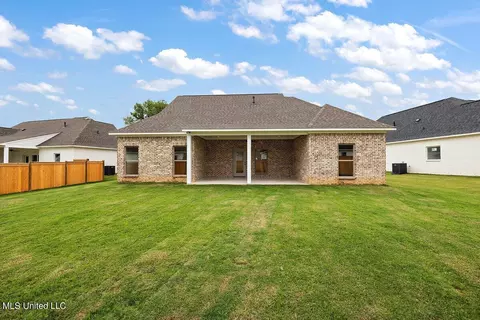 Exterior - 110 Springs Xing, Madison, MS 39110 photo 2 of 9