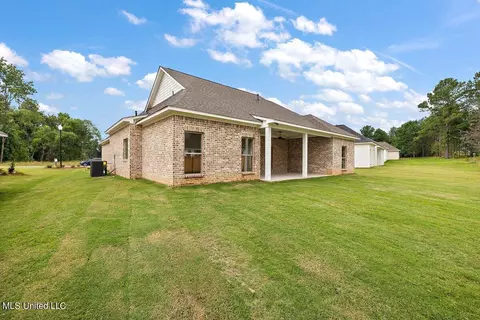 Exterior - 110 Springs Xing, Madison, MS 39110 photo 4 of 9