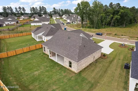 Exterior - 110 Springs Xing, Madison, MS 39110 photo 8 of 9