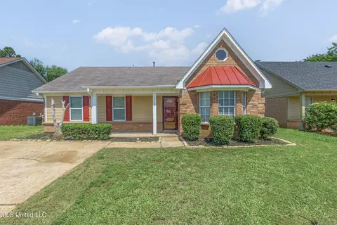 7151 Hampton Dr, Horn Lake, MS 38637
