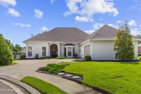 300 N Village Dr, Pearl, MS 39208