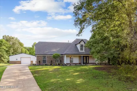 60 Castle Pines Cv, Byhalia, MS 38611