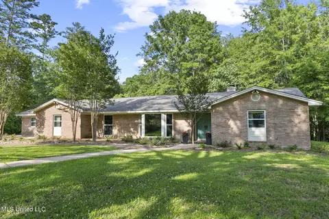 100 Bentonwood Dr, Brandon, MS 39042