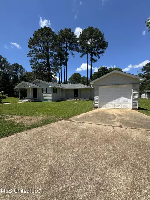 4614 Watkins Dr, Jackson, MS 39206 photo 3