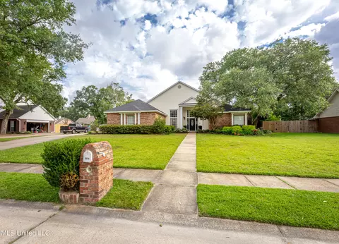 3815 Cabildo Pl, Ocean Springs, MS 39564