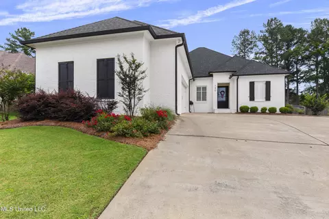 Exterior - 130 Camden Pt, Madison, MS 39110 photo 3 of 14