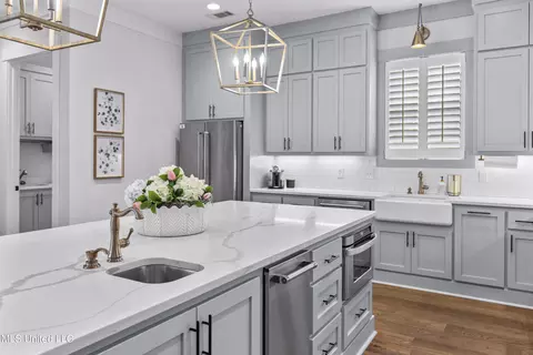 Kitchen - 130 Camden Pt, Madison, MS 39110 photo 4 of 9