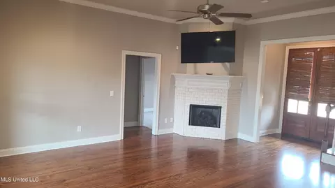 Living - 243 Falls Xing, Madison, MS 39110 photo 1 of 1