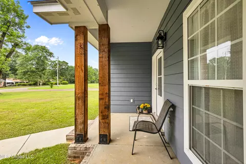Exterior - 515 W Border Ave, Wiggins, MS 39577 photo 3 of 5