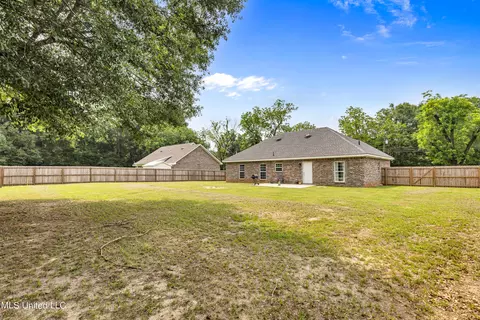 Exterior - 515 W Border Ave, Wiggins, MS 39577 photo 4 of 5