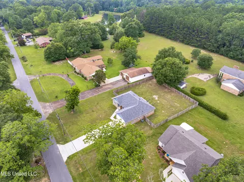 View/Area - 515 W Border Ave, Wiggins, MS 39577 photo 2 of 5