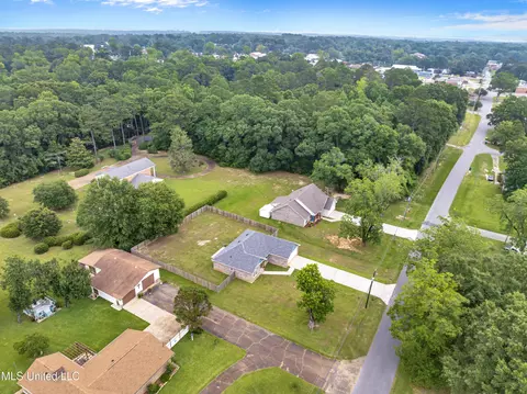 View/Area - 515 W Border Ave, Wiggins, MS 39577 photo 5 of 5