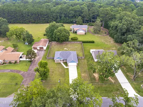 View/Area - 515 W Border Ave, Wiggins, MS 39577 photo 1 of 5