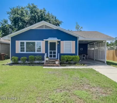 105 Shannon Ct, Long Beach, MS 39560