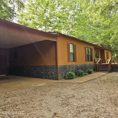 138 New Sherron Rd, Byhalia, MS 38611