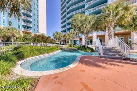 2230 Beach Dr #605, Gulfport, MS 39507