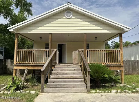 370 Woodman Ave, Pass Christian, MS 39571
