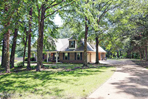 Exterior - 1234 Greers Landing Dr, Hernando, MS 38632 photo 4 of 12
