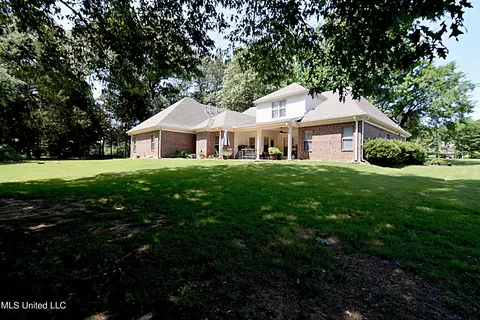 Exterior - 1234 Greers Landing Dr, Hernando, MS 38632 photo 5 of 12