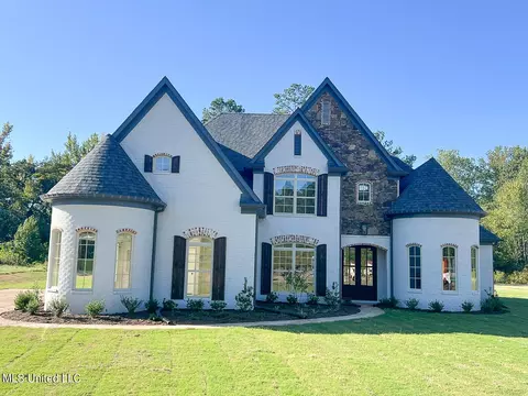 491 Poplar Ln, Holly Springs, MS 38635