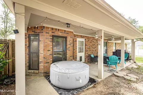 Exterior - 8822 Oio Pl, Diamondhead, MS 39525 photo 8 of 15