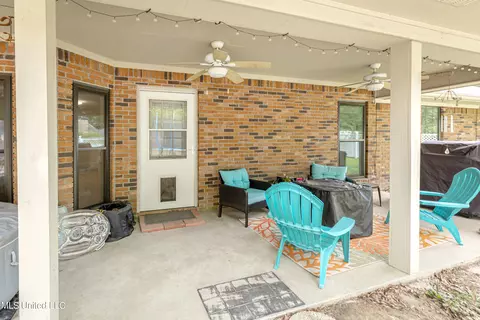 Exterior - 8822 Oio Pl, Diamondhead, MS 39525 photo 6 of 15