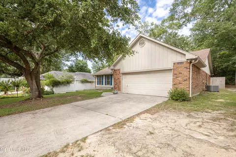 Exterior - 8822 Oio Pl, Diamondhead, MS 39525 photo 13 of 15