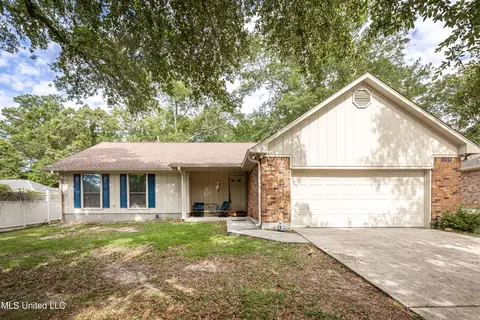 Exterior - 8822 Oio Pl, Diamondhead, MS 39525 photo 14 of 15
