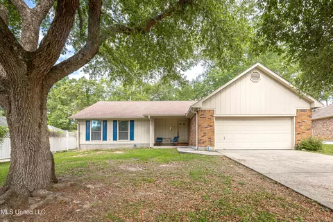 8822 Oio Pl, Diamondhead, MS 39525