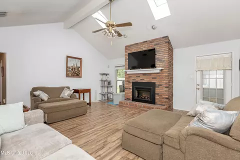 Living - 8822 Oio Pl, Diamondhead, MS 39525 photo 2 of 2