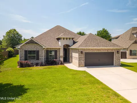 7953 Village Green Dr, Biloxi, MS 39532