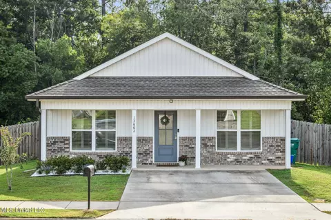 13662 Lawton Ln, Gulfport, MS 39503
