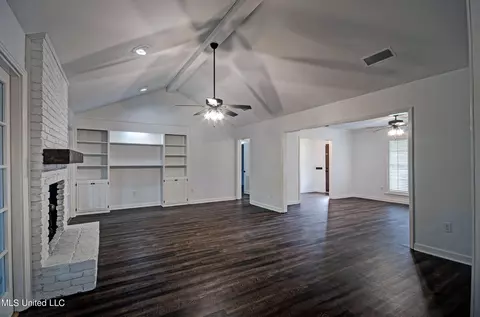 Living - 1384 Riverwood Dr, Jackson, MS 39211 photo 5 of 6