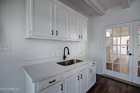 Other - 1384 Riverwood Dr, Jackson, MS 39211 photo 5 of 8