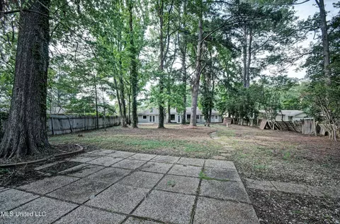 Exterior - 1384 Riverwood Dr, Jackson, MS 39211 photo 3 of 7