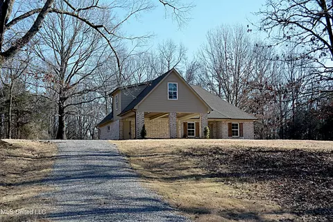 4810 Bluff Rd, Hernando, MS 38632