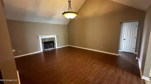 Living - 6835 E Ranch Ridge Cv, Walls, MS 38680 photo 2 of 3