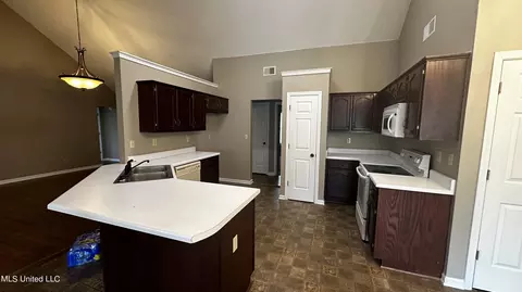 Kitchen - 6835 E Ranch Ridge Cv, Walls, MS 38680 photo 1 of 1