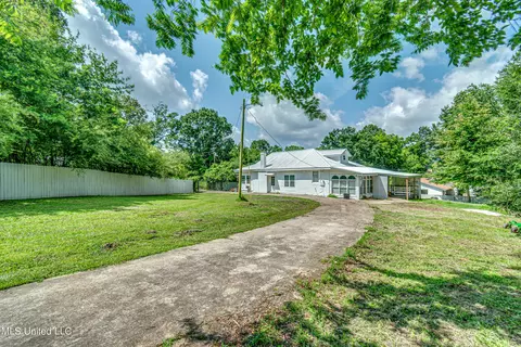 Exterior - 307 Front St, Edwards, MS 39066 photo 18 of 21