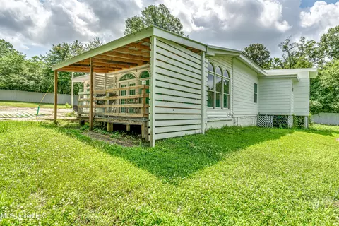 Exterior - 307 Front St, Edwards, MS 39066 photo 17 of 21