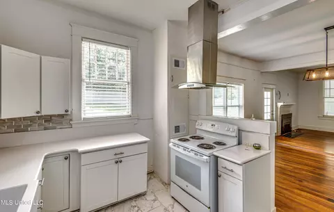Kitchen - 307 Front St, Edwards, MS 39066 photo 3 of 9