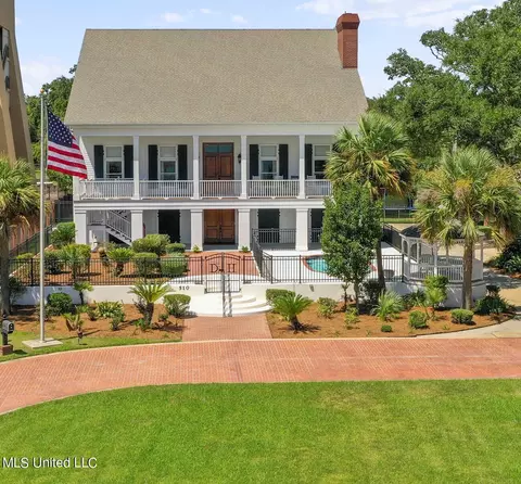 510 Beach Blvd, Biloxi, MS 39530