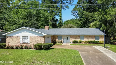 204 Kitchings Dr, Clinton, MS 39056