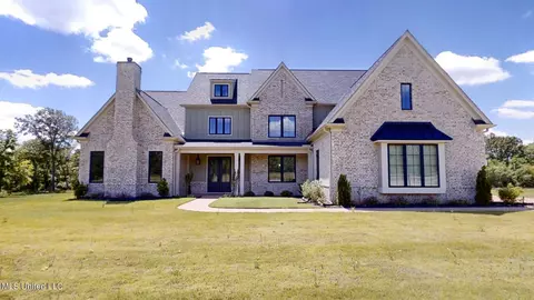 285 Cedar Crest Cv, Byhalia, MS 38611