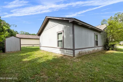 Exterior - 34 Garden Cir, Jackson, MS 39209 photo 3 of 3