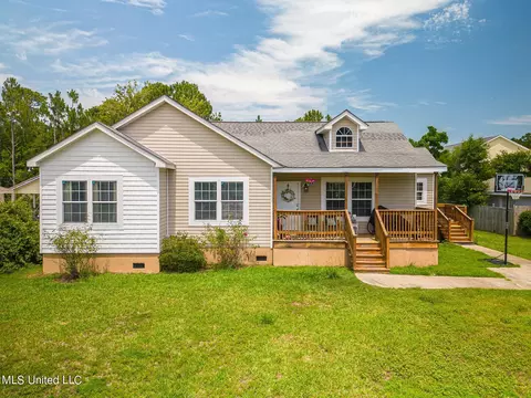 104 Timber Ridge Blvd, Pass Christian, MS 39571